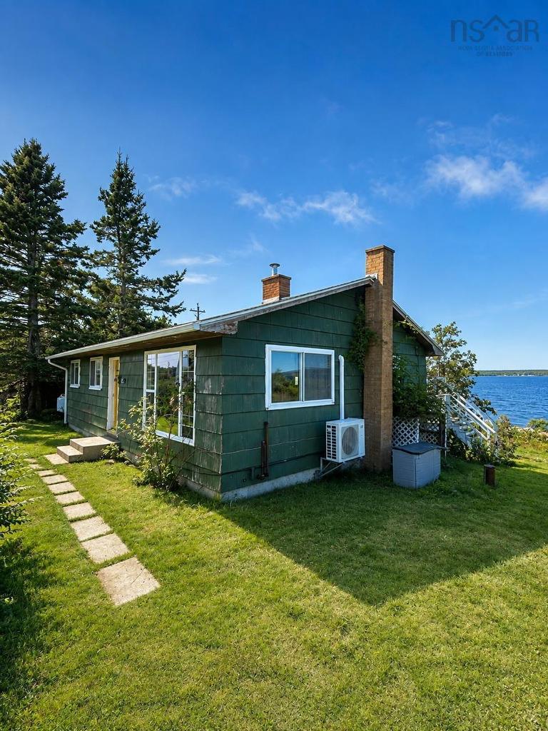 1166 Sandy Point Road, Shelburne, NS