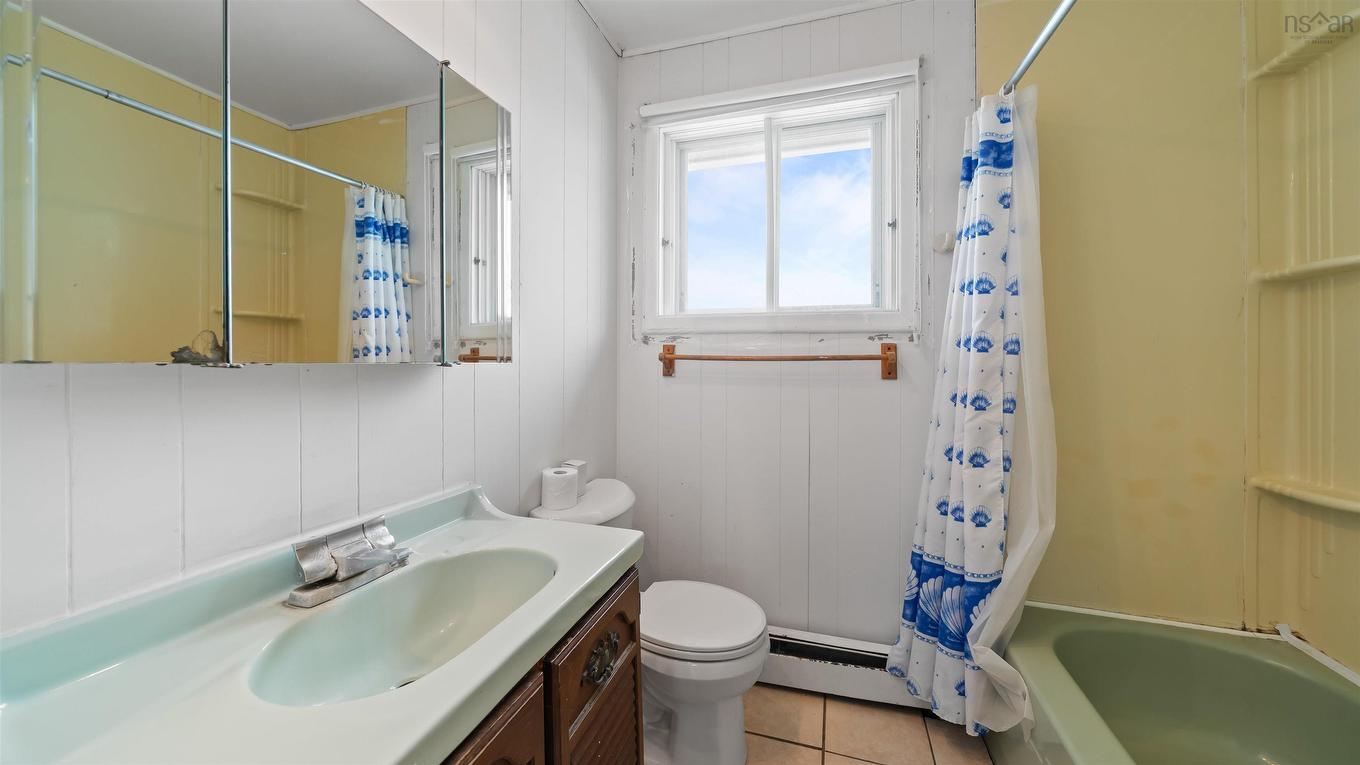 1166 Sandy Point Road, Shelburne, NS