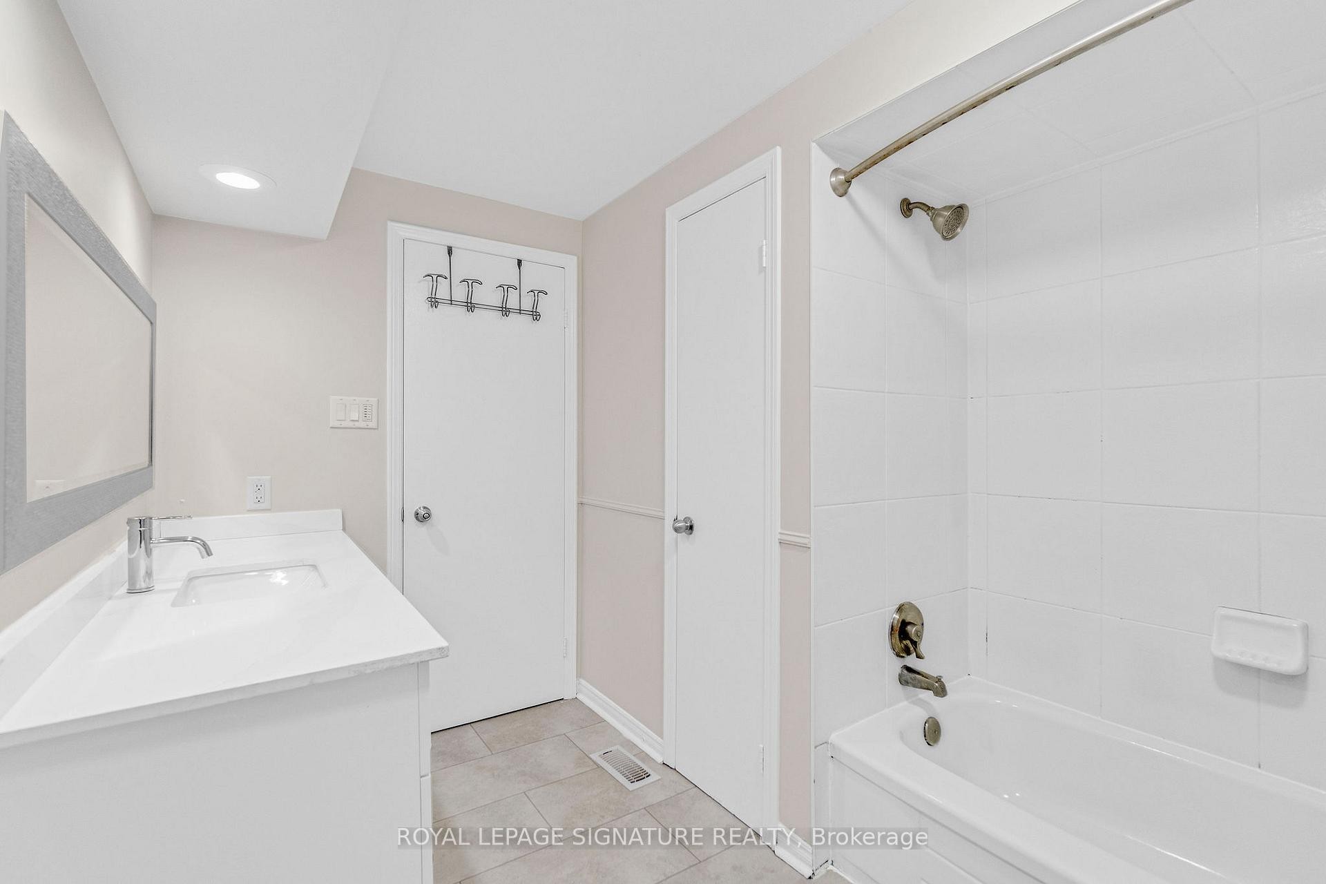 42 Baxter Crescent, Thorold, ON
