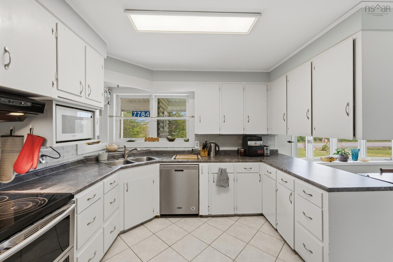 7784 Highway 101, Plympton, NS