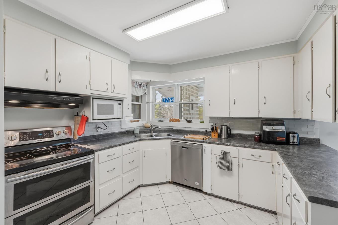 7784 Highway 101, Plympton, NS