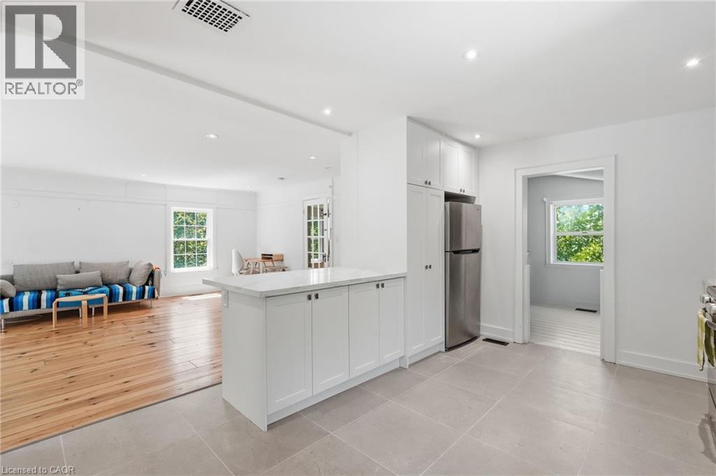 6123 Guelph Line, Burlington, ON - Indoor Photo Showing Other Room
