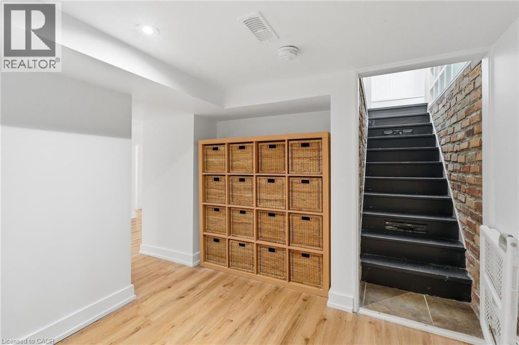 6123 Guelph Line, Burlington, ON - Indoor Photo Showing Other Room