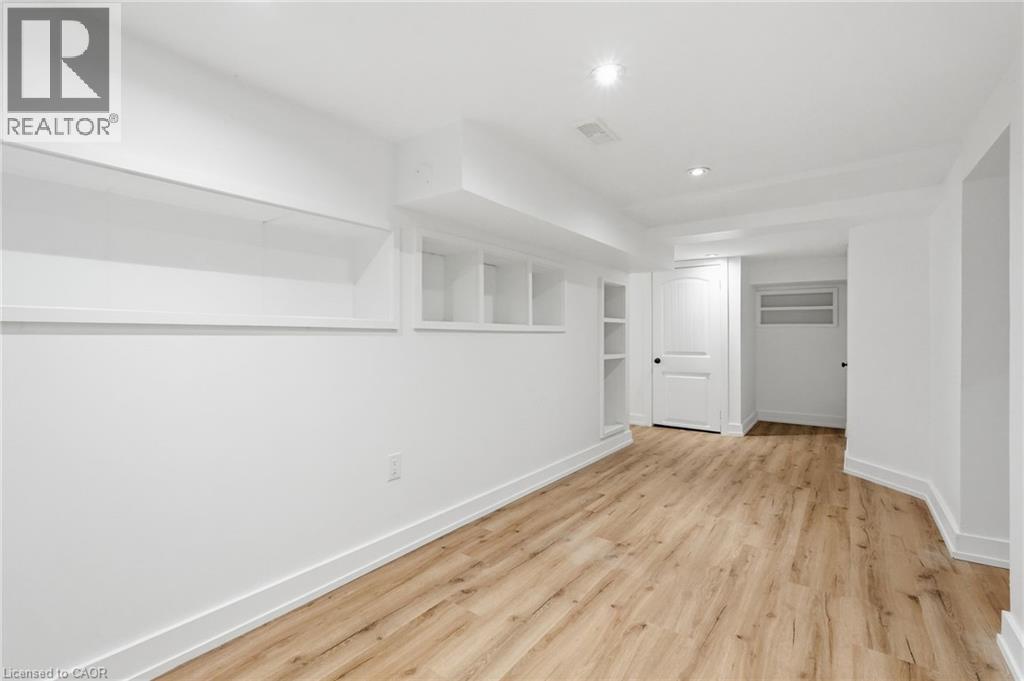 6123 Guelph Line, Burlington, ON - Indoor Photo Showing Other Room
