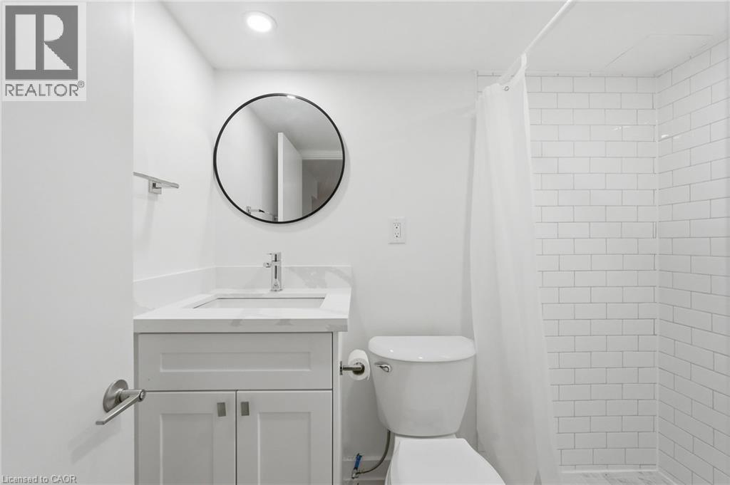6123 Guelph Line, Burlington, ON - Indoor Photo Showing Bathroom