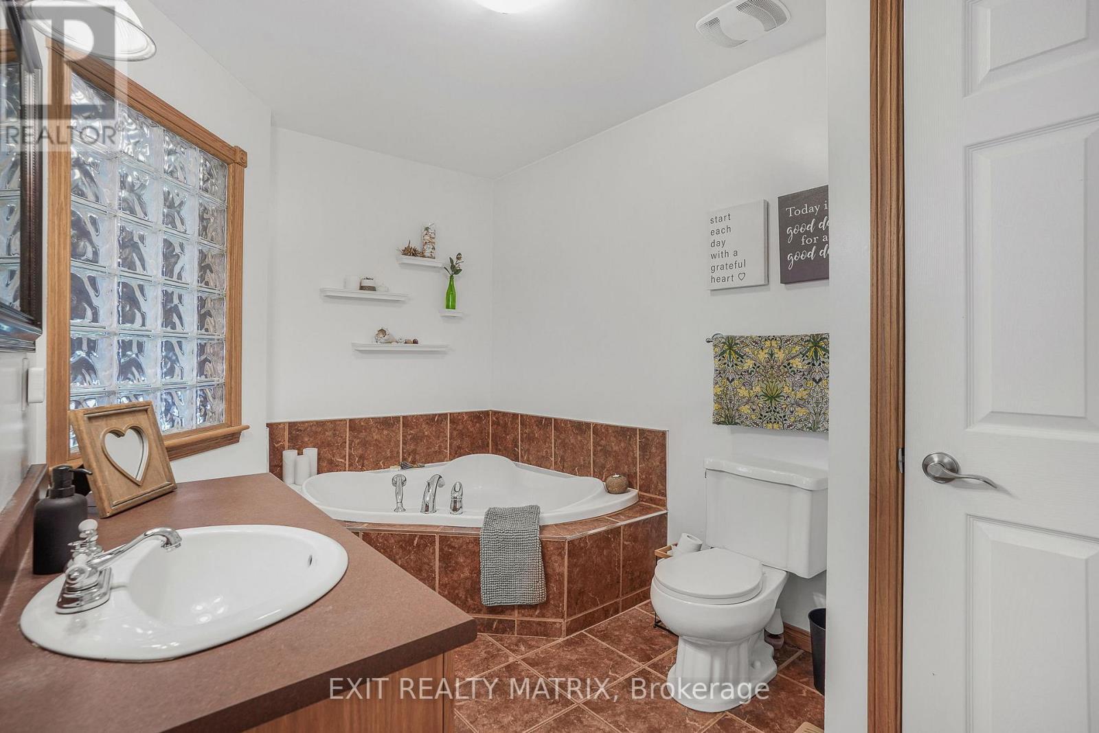 90 Richard Street, Alfred And Plantagenet, ON