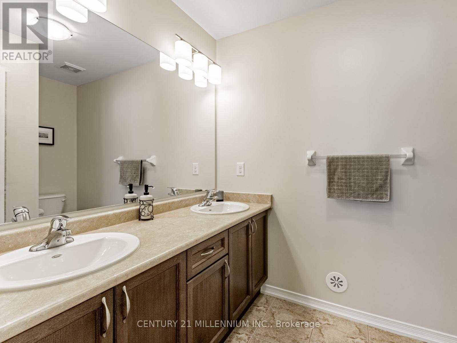 111 Cedar Lake Crescent, Brampton, ON - Indoor Photo Showing Bathroom
