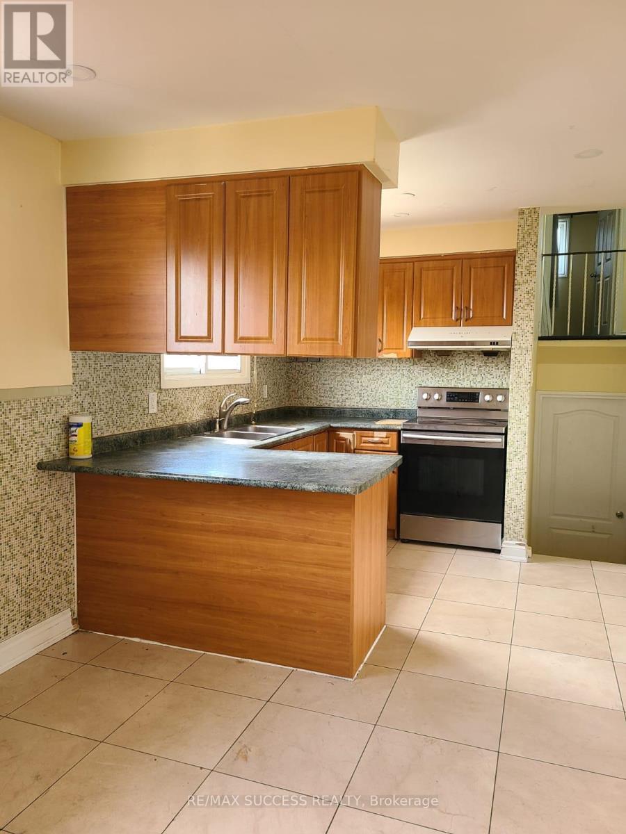 3291 Brandon Gate Drive, Mississauga, ON