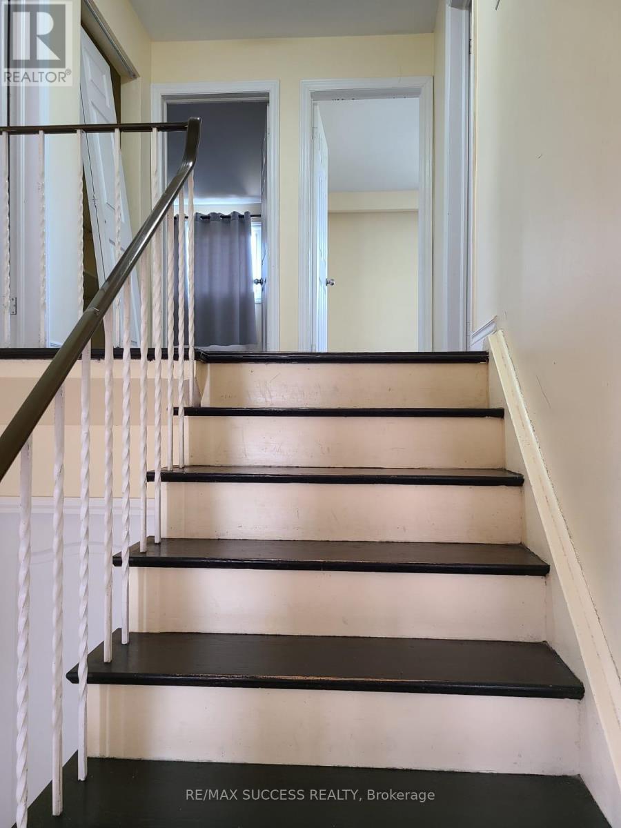 3291 Brandon Gate Drive, Mississauga, ON