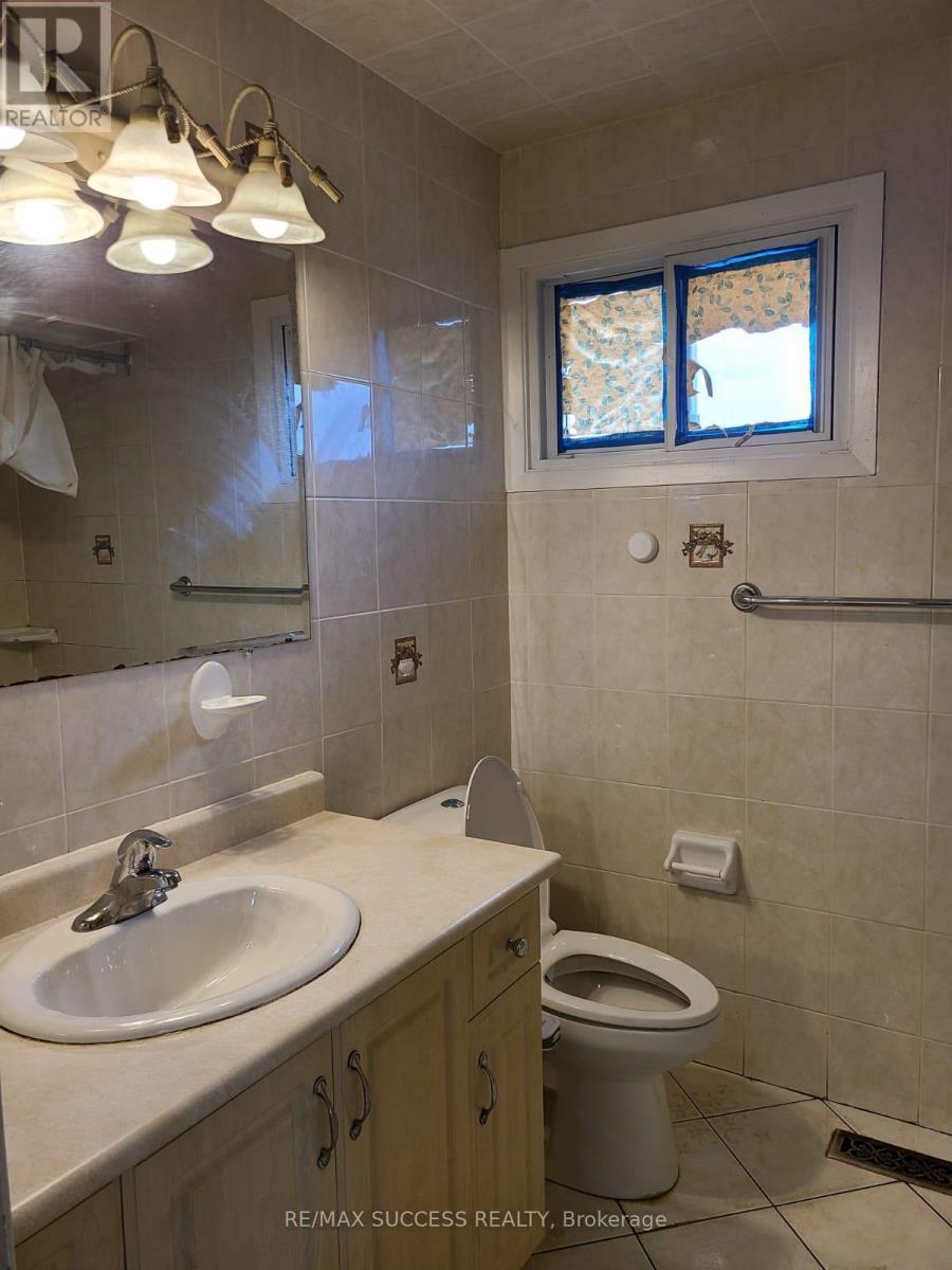 3291 Brandon Gate Drive, Mississauga, ON