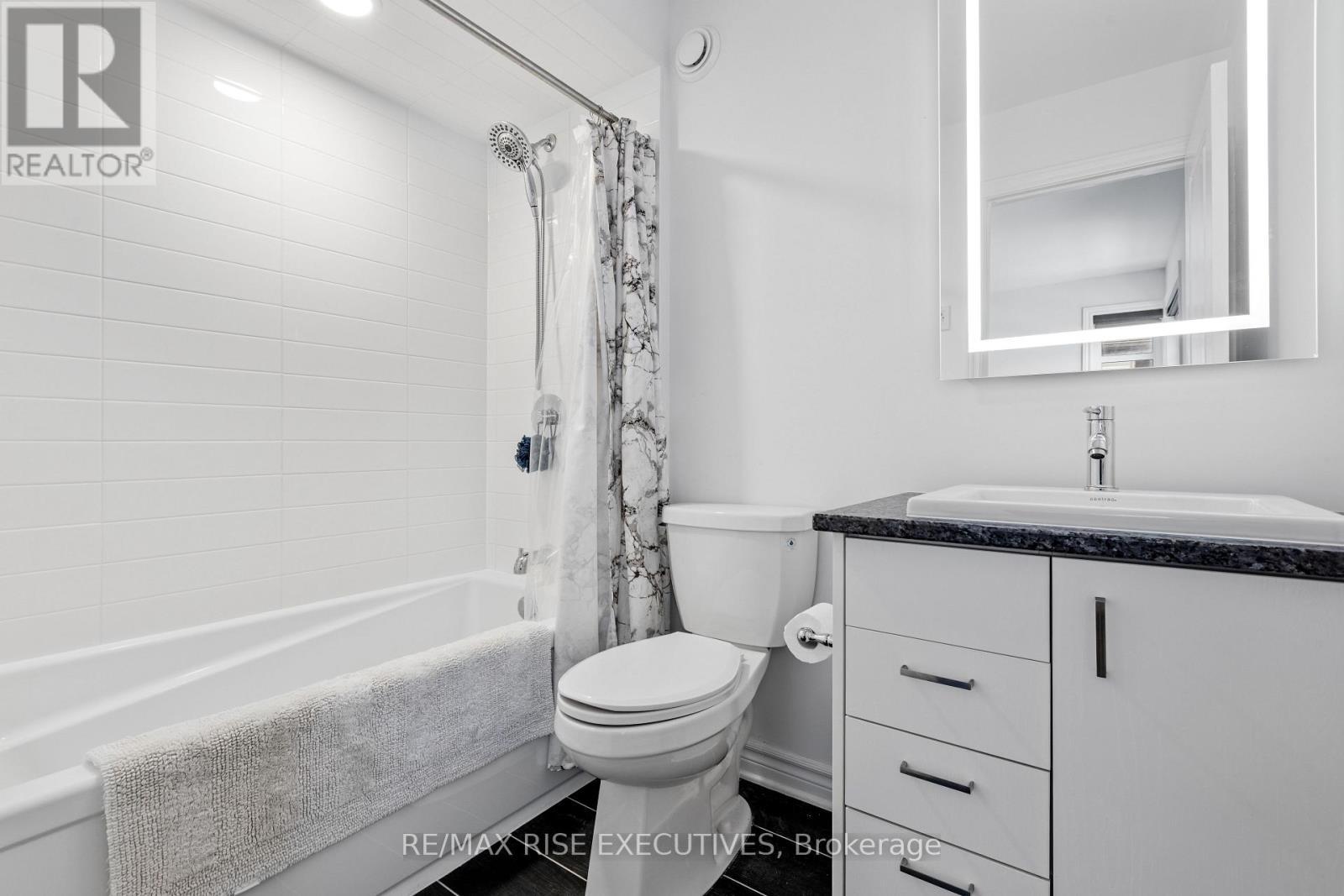 Bdrm 2 ensuite - 165 Finsbury Avenue, Ottawa, ON