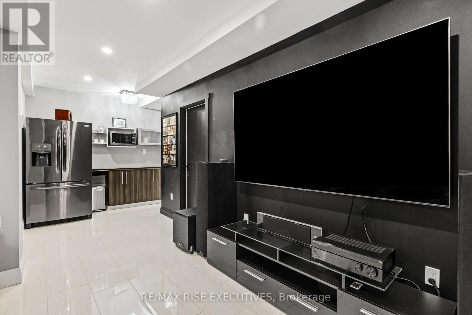 Recreation room - 165 Finsbury Avenue, Ottawa, ON