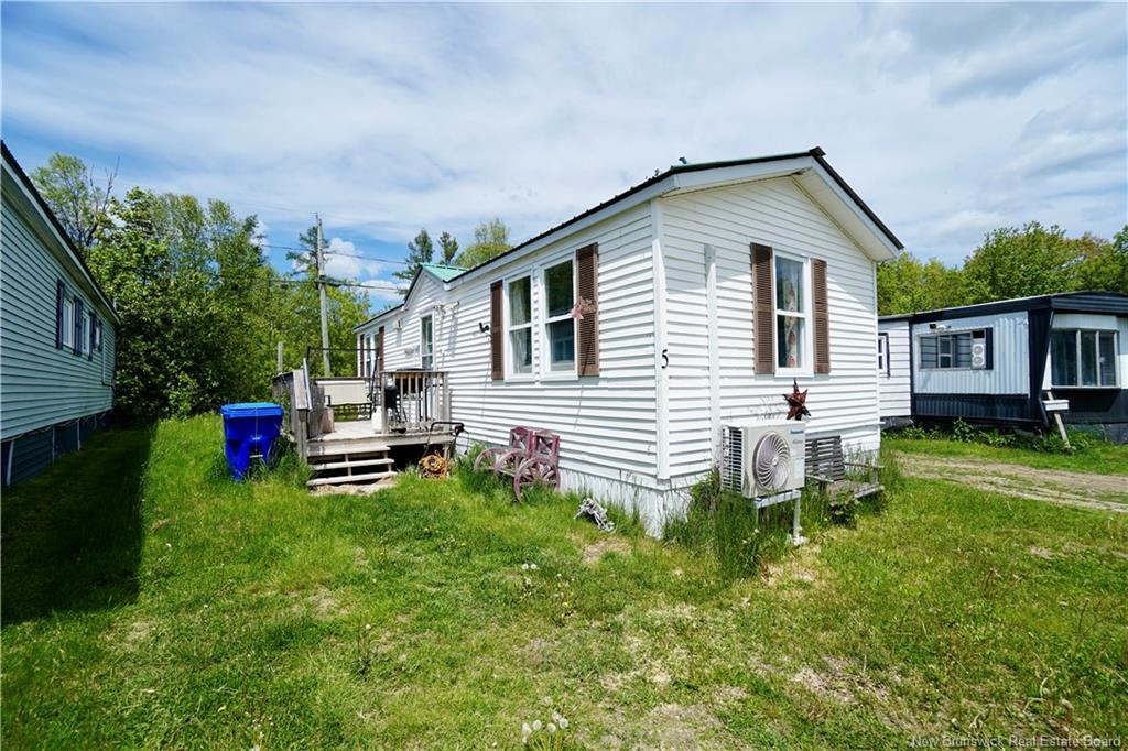 5A Edgewood St, Saint Stephen, NB