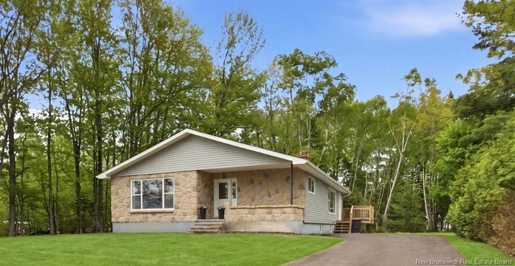 23 Nevers Rd, Lincoln, NB