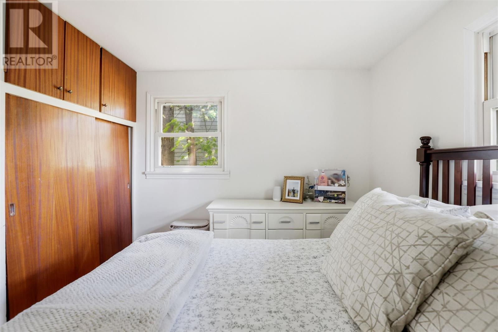 104 Eastern Ave, Sault Ste. Marie, ON