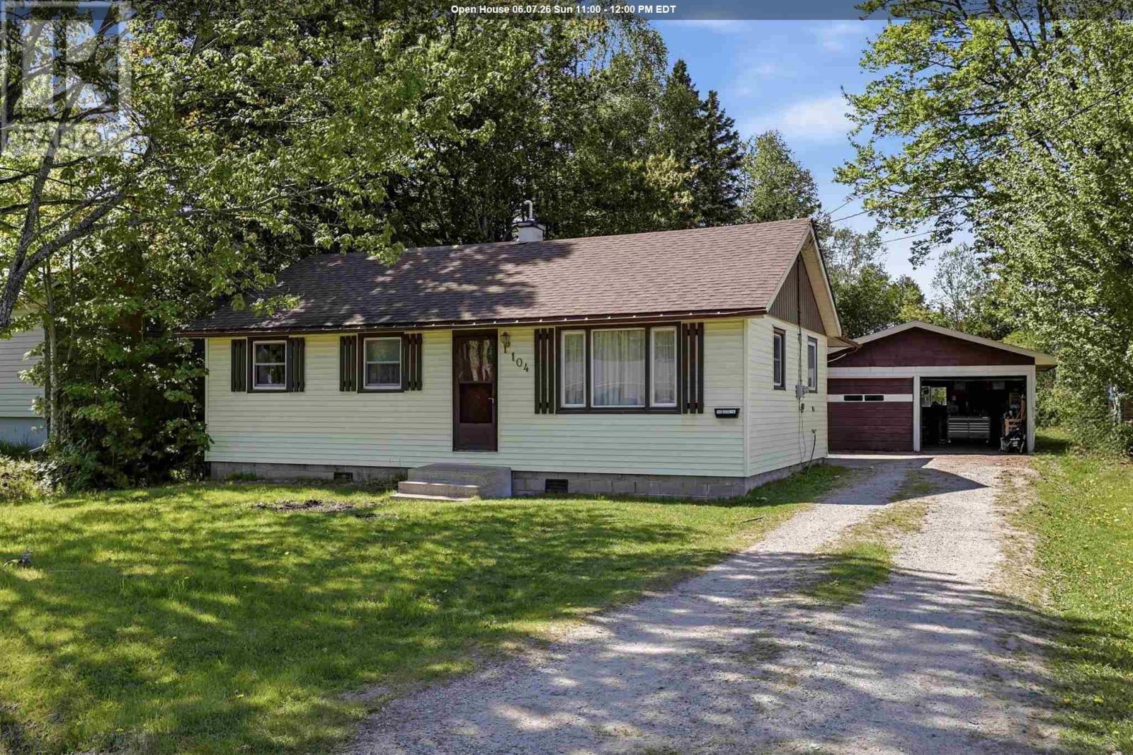 104 Eastern Ave, Sault Ste. Marie, ON