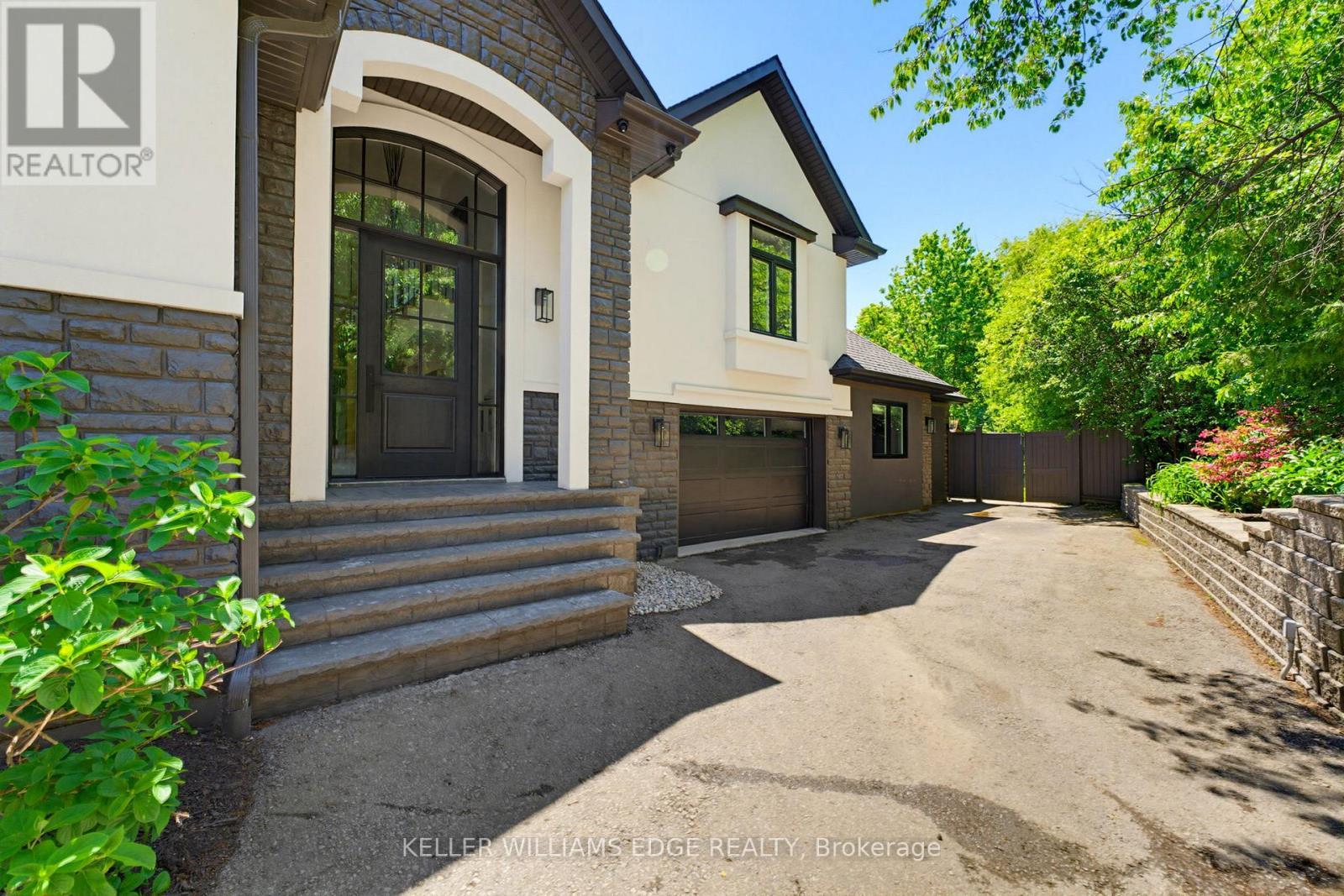 1316 Dundas Street, Burlington, ON