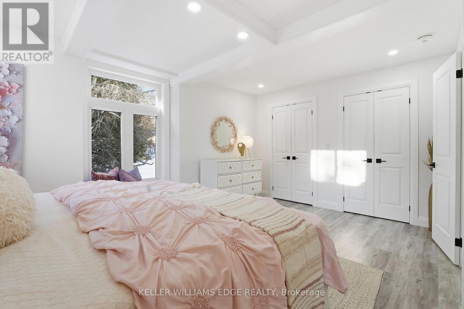 1316 Dundas Street, Burlington, ON