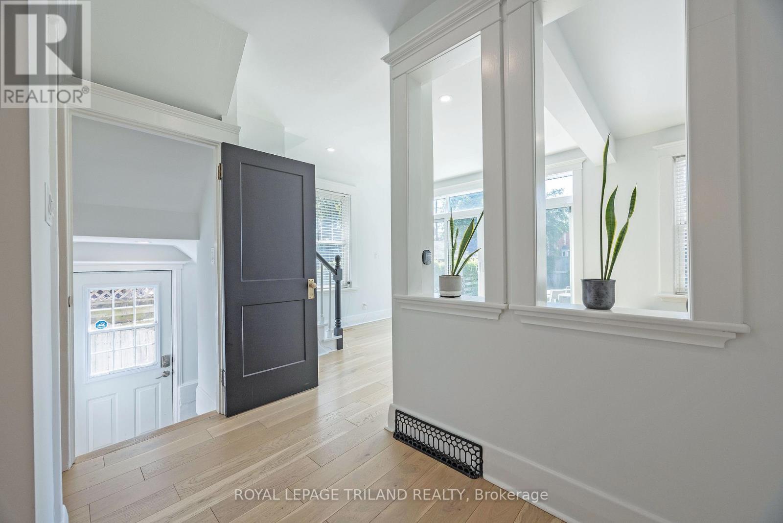 5 Mckenzie Avenue, London South (South F), ON
