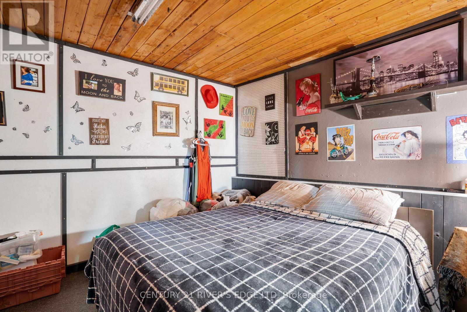 5694 Duncan Street, South Dundas, ON