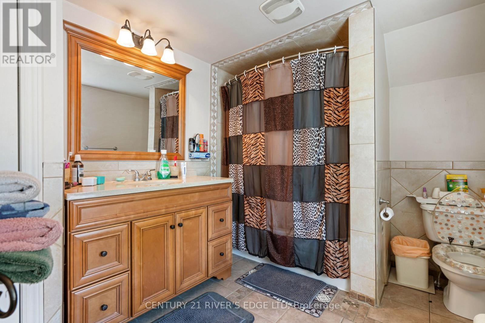5694 Duncan Street, South Dundas, ON