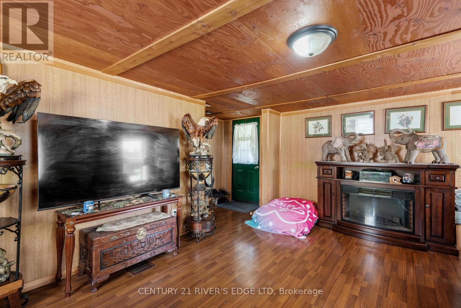 5694 Duncan Street, South Dundas, ON