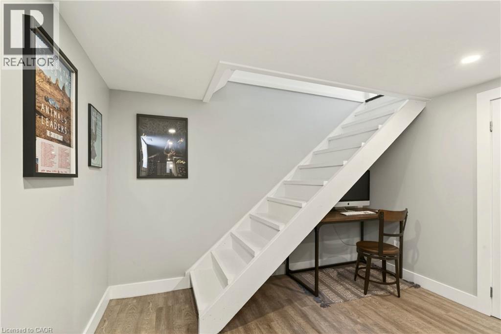 50 East 36Th Street, Hamilton, ON