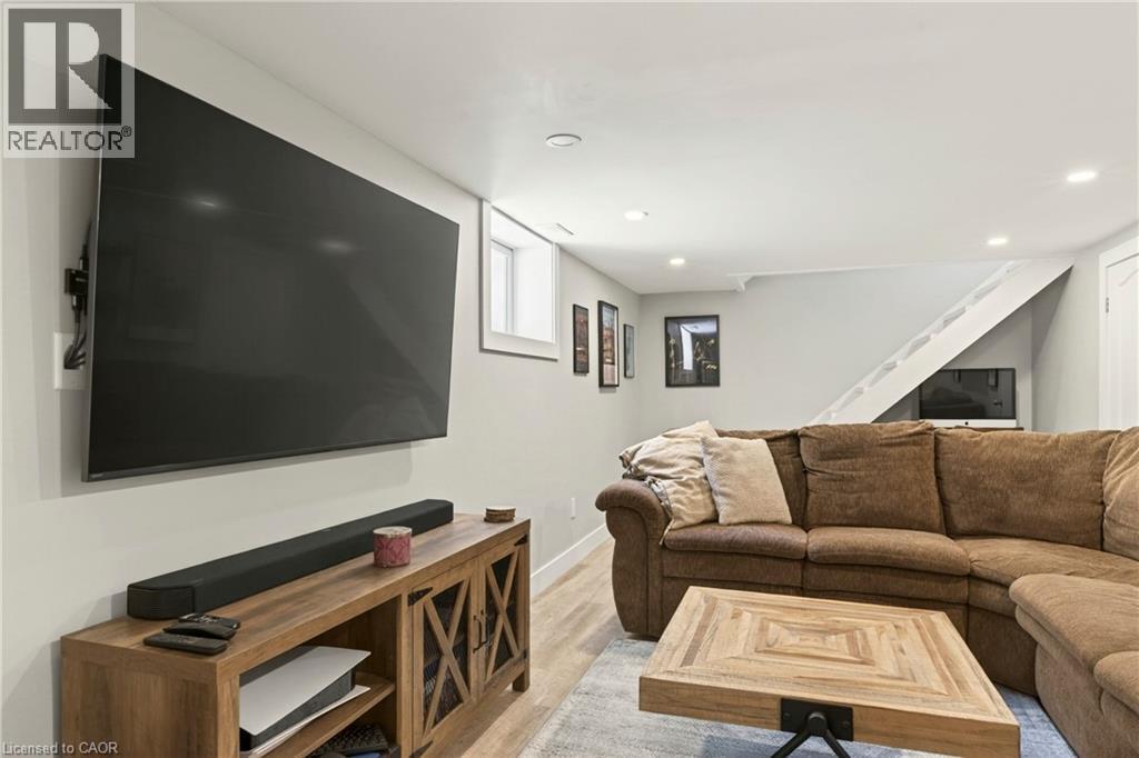 50 East 36Th Street, Hamilton, ON