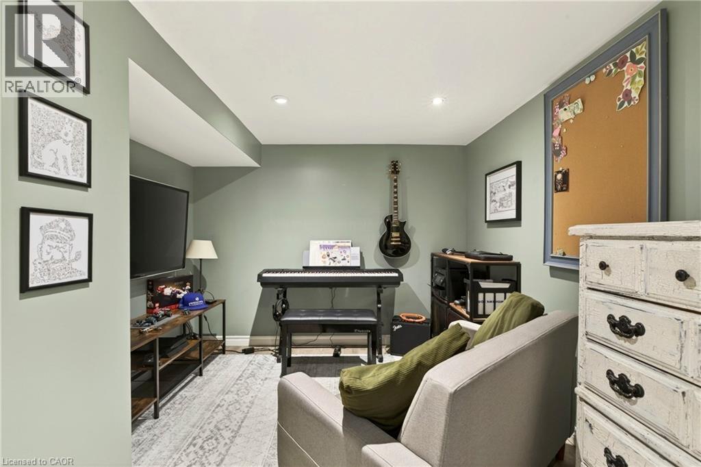 50 East 36Th Street, Hamilton, ON