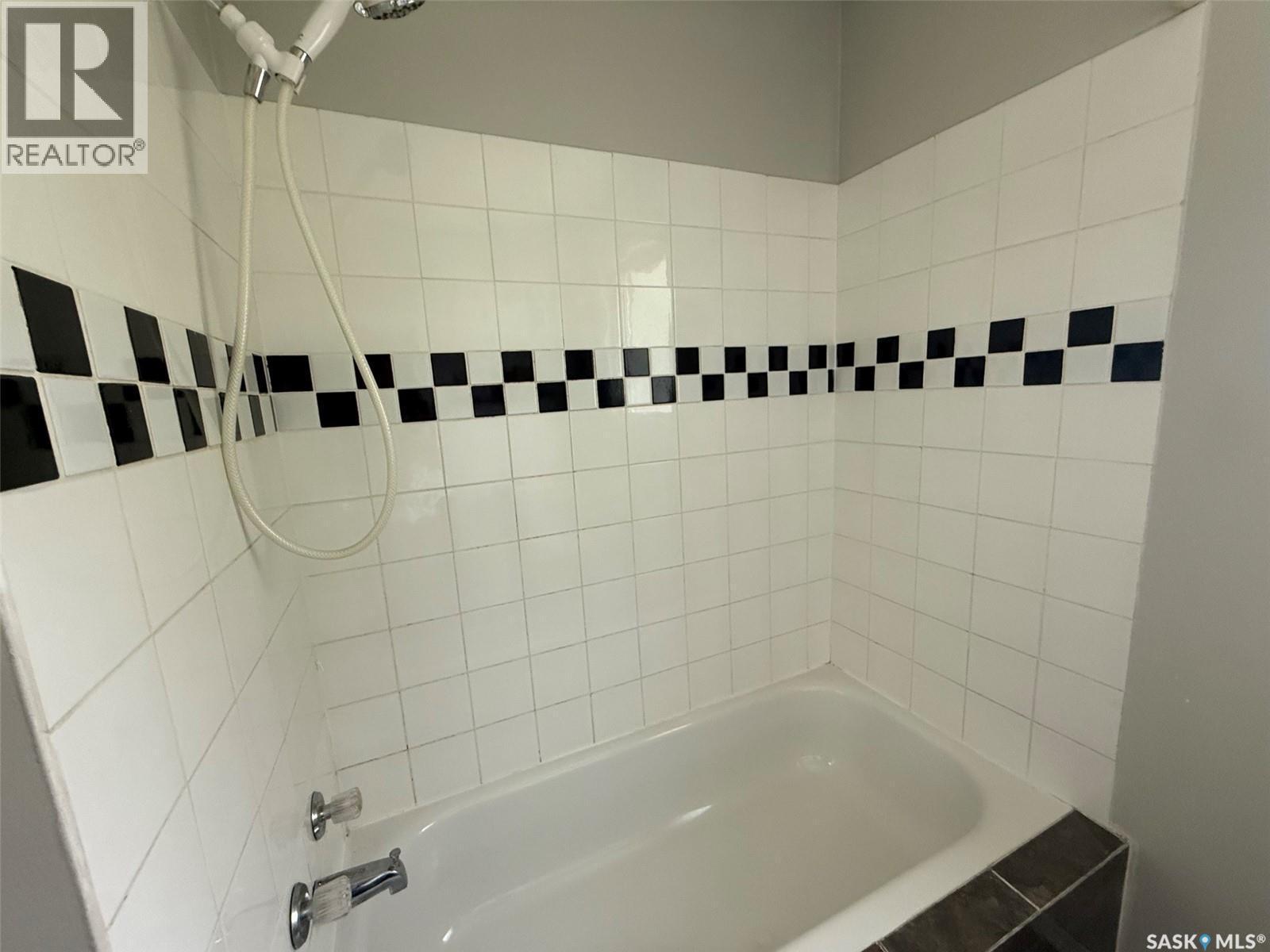 8912 Deans Crescent, North Battleford, SK