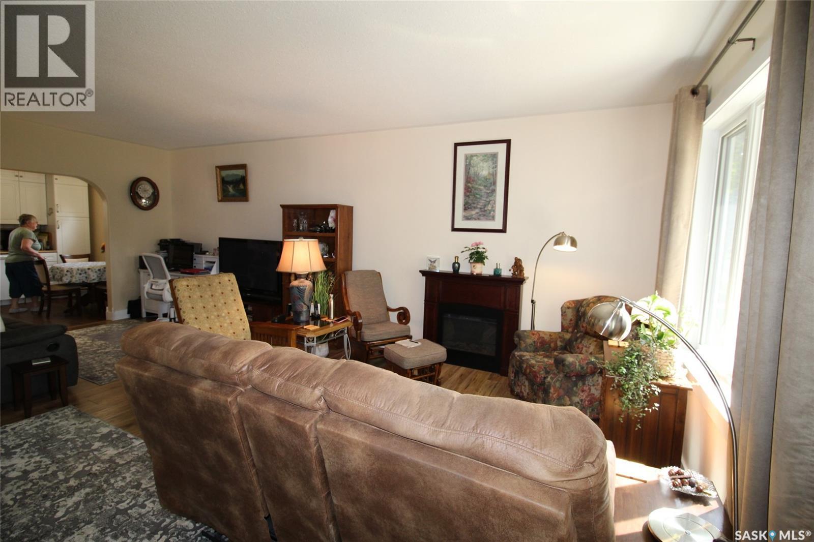580 1St Street E, Shaunavon, SK