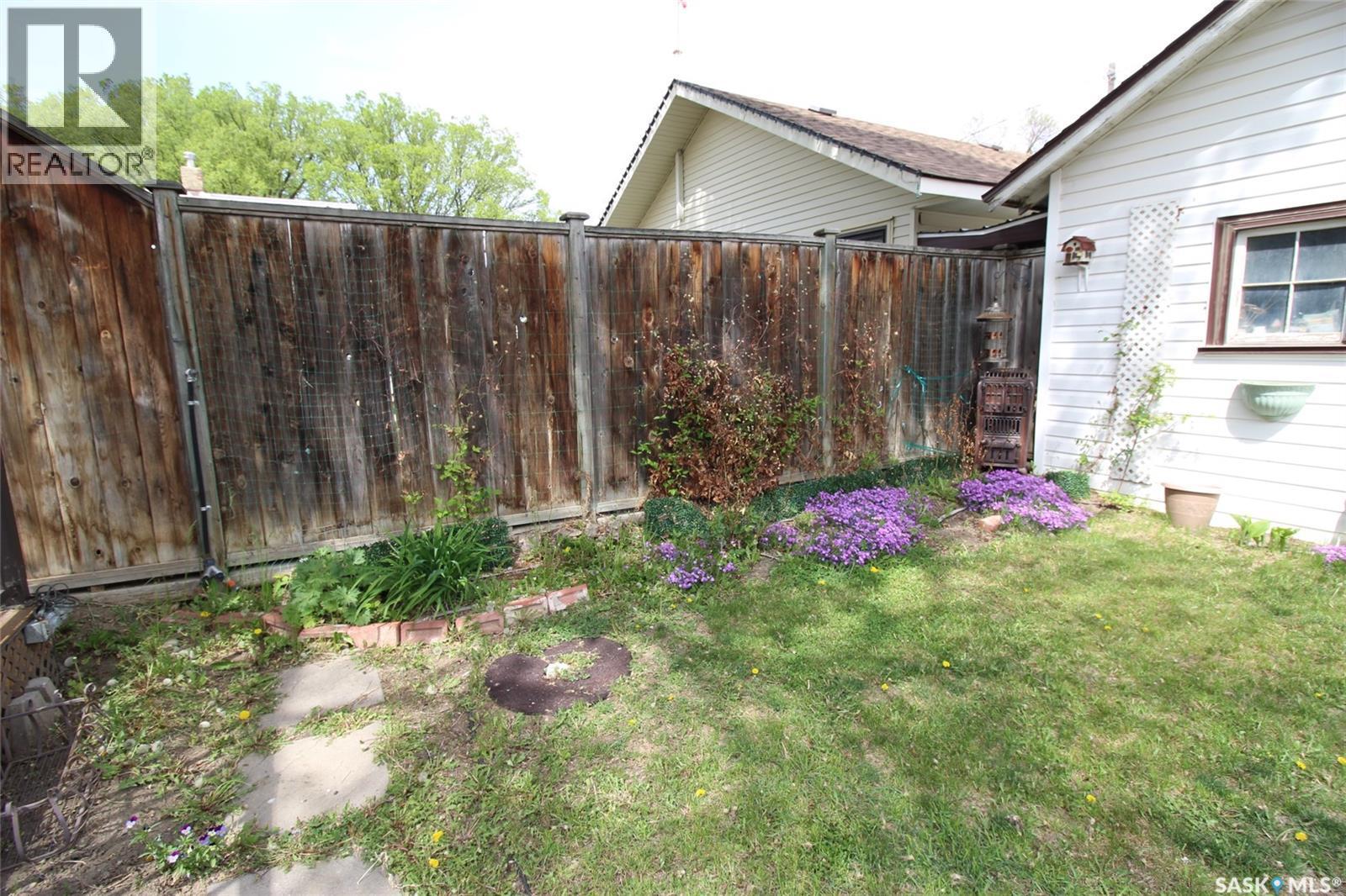 580 1St Street E, Shaunavon, SK