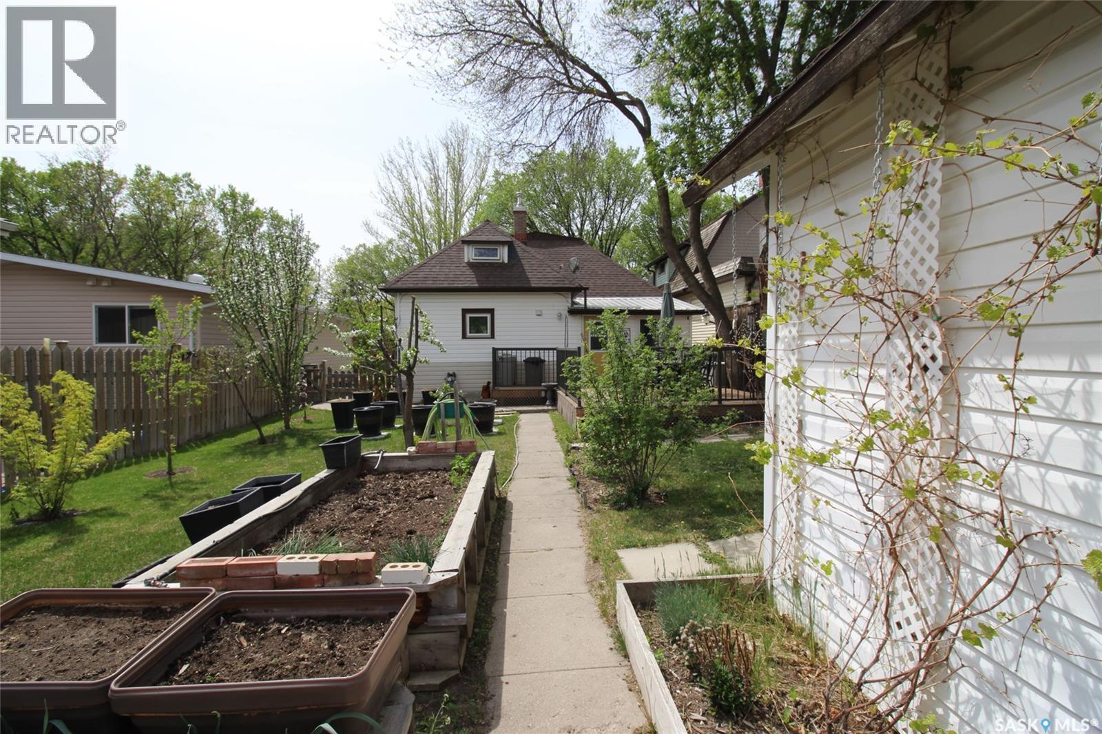 580 1St Street E, Shaunavon, SK