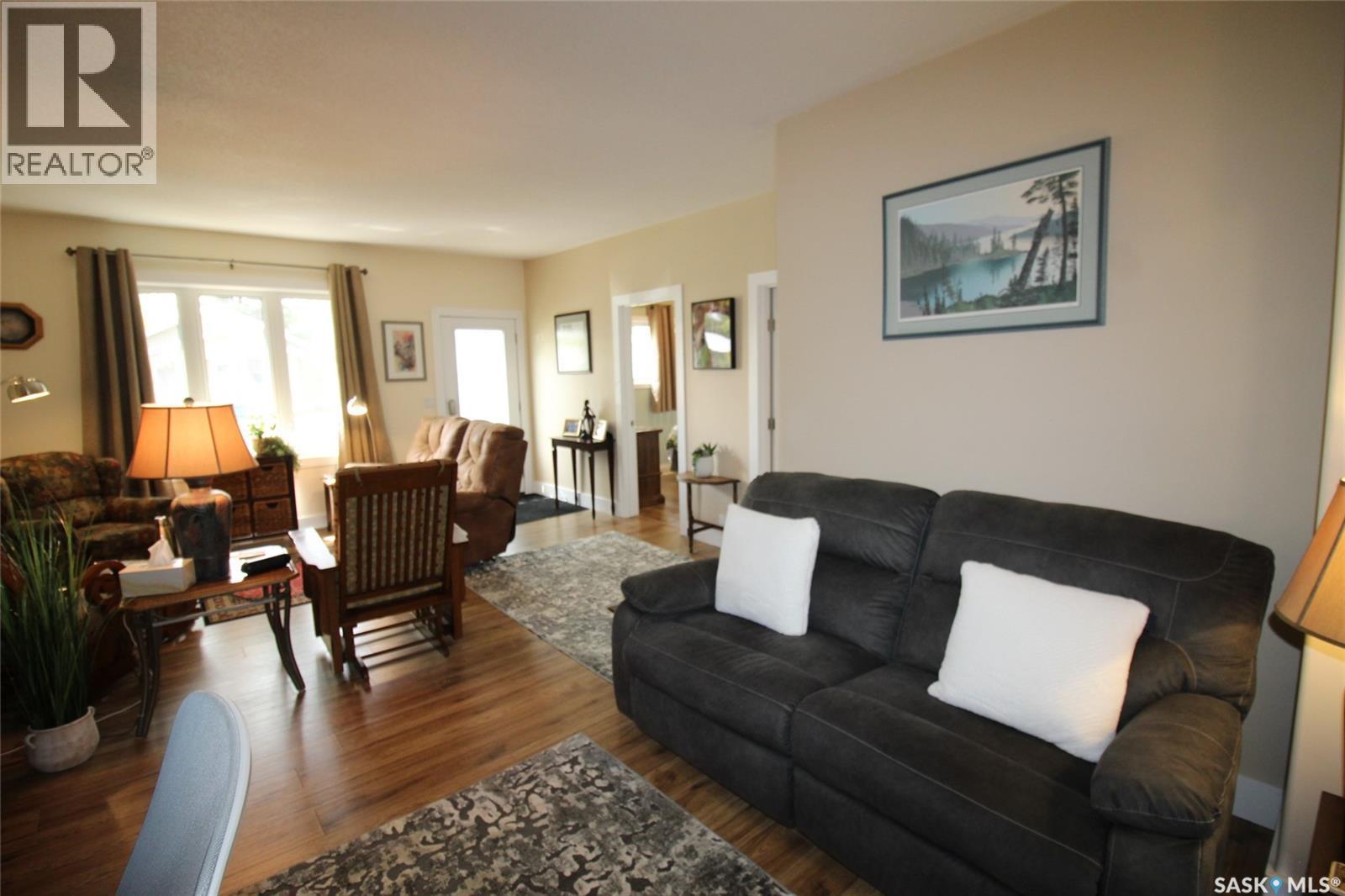 580 1St Street E, Shaunavon, SK