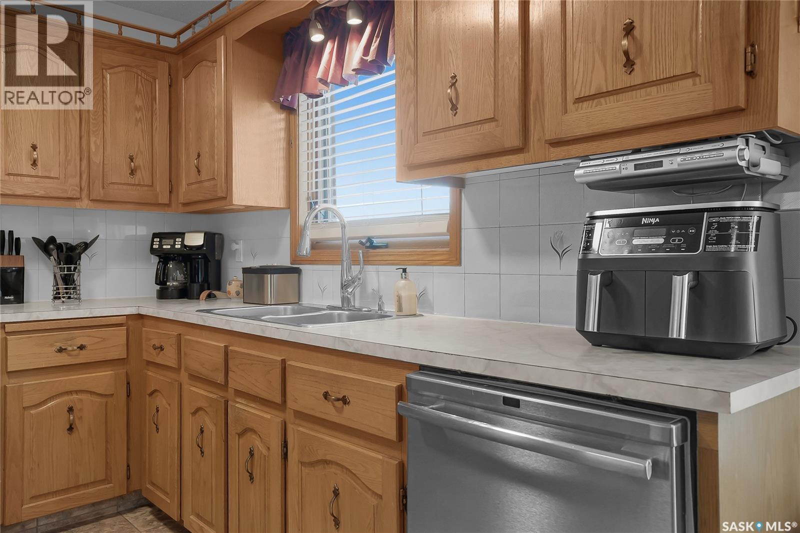 114 Sumner Crescent, Saskatoon, SK