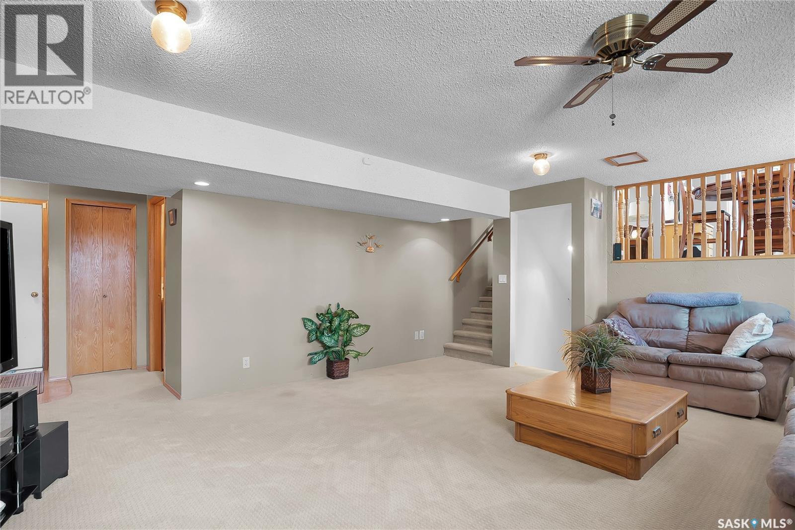 114 Sumner Crescent, Saskatoon, SK