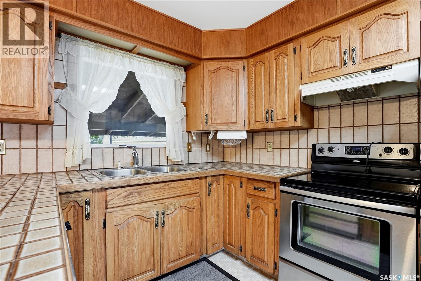 6007 4Th Street, Rosthern, SK