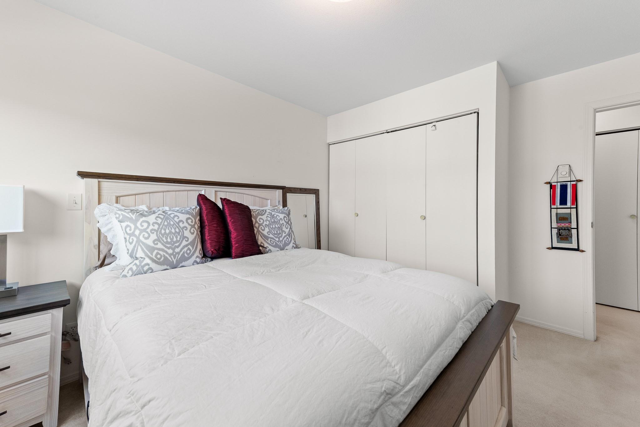 204-914 Vancouver Street, Creston, BC - Indoor Photo Showing Bedroom