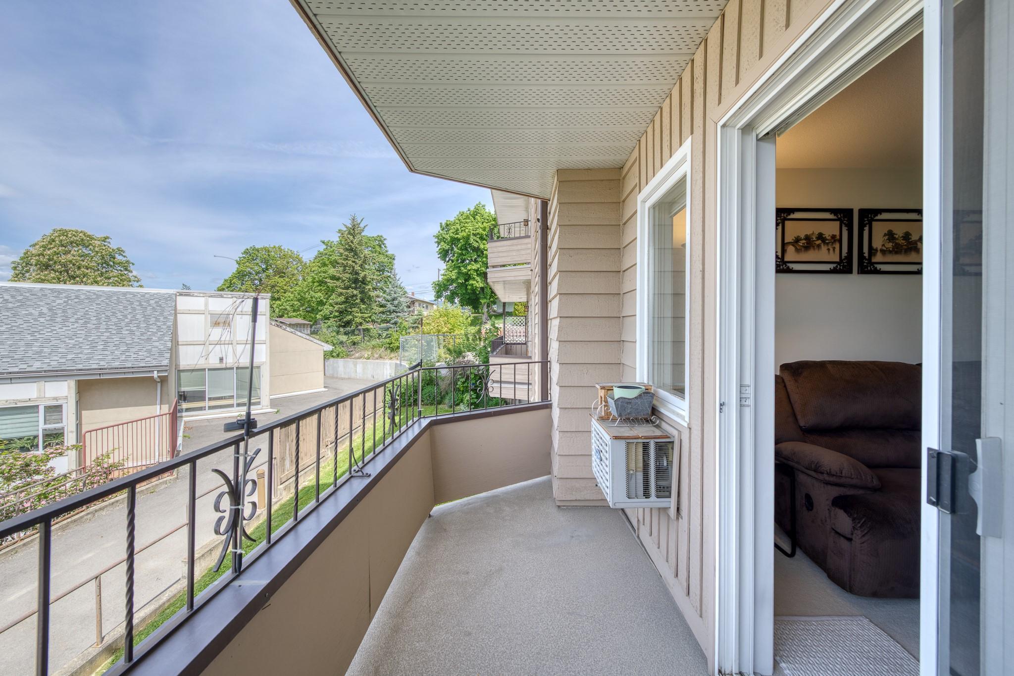 204-914 Vancouver Street, Creston, BC - Outdoor With Exterior