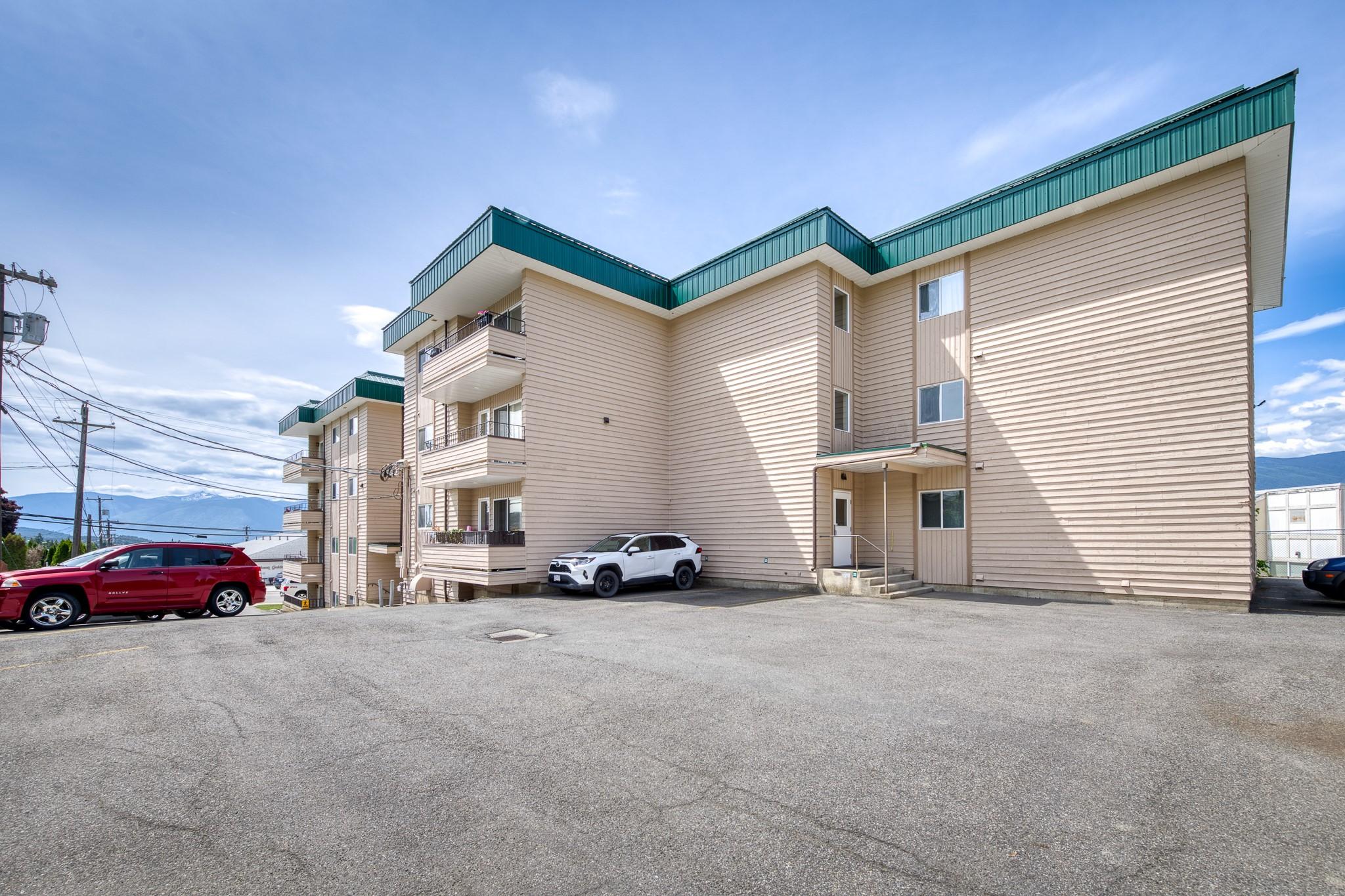 204-914 Vancouver Street, Creston, BC - Outdoor