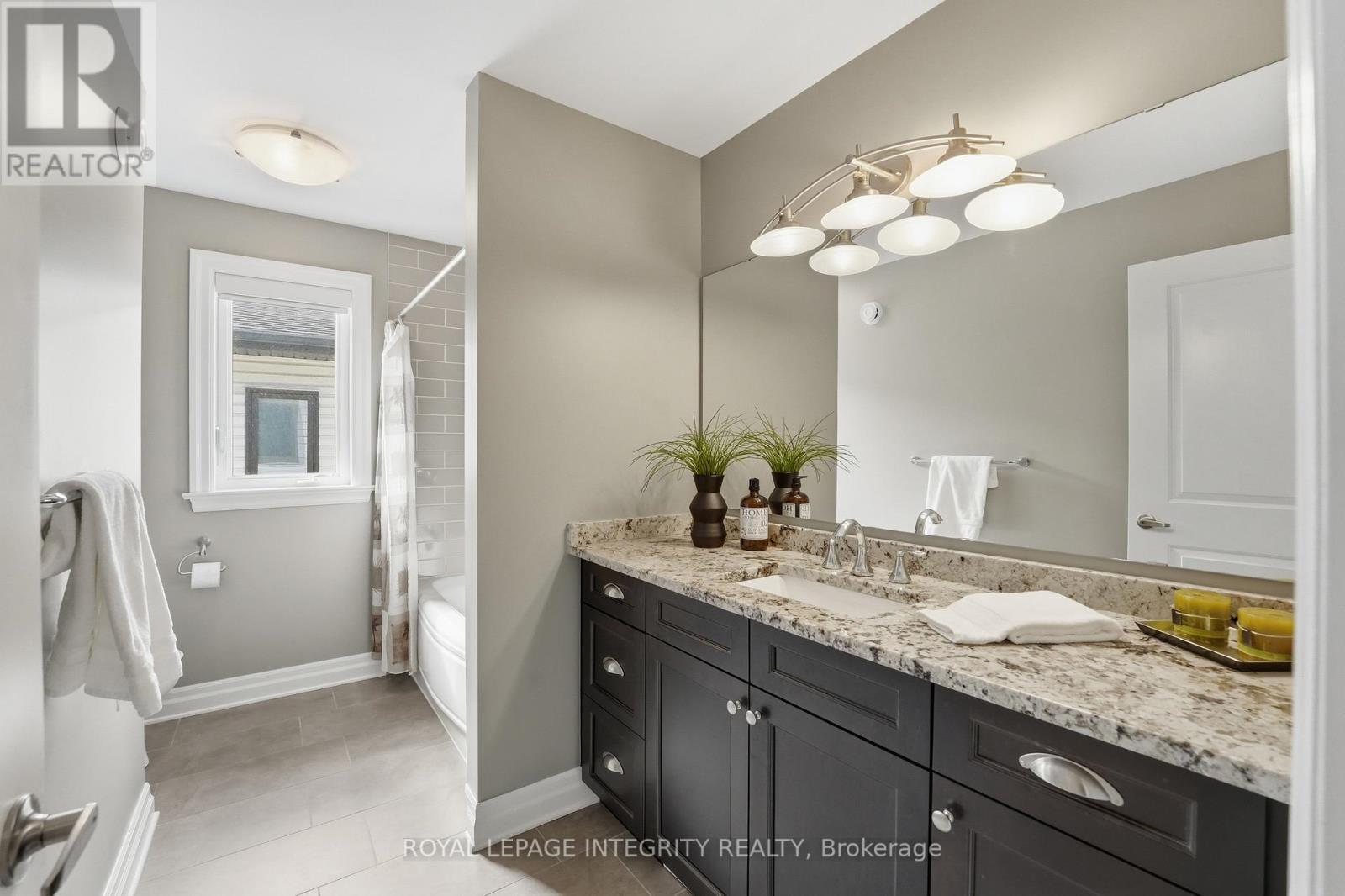 476 Ancaster Avenue, Ottawa, ON