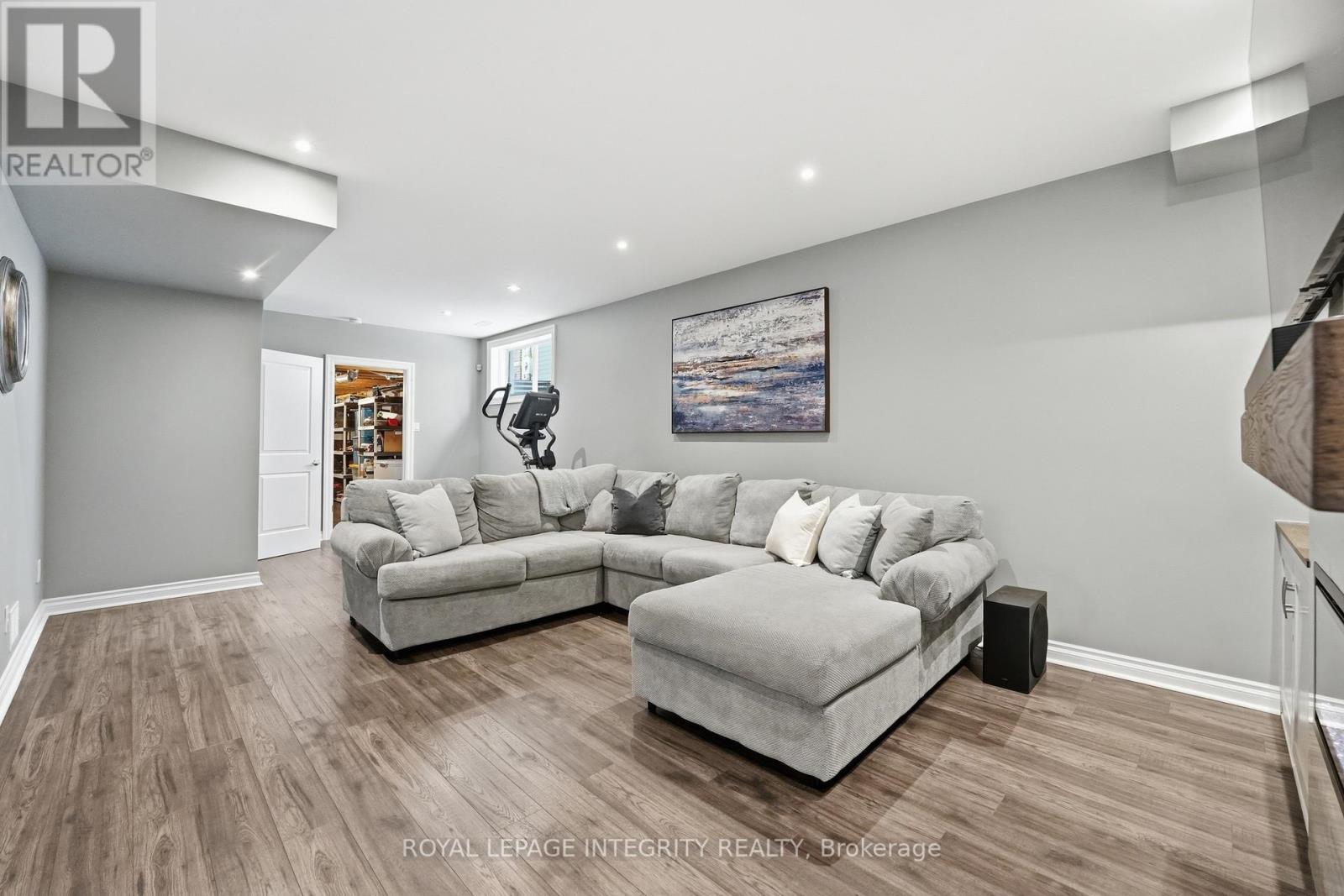 476 Ancaster Avenue, Ottawa, ON