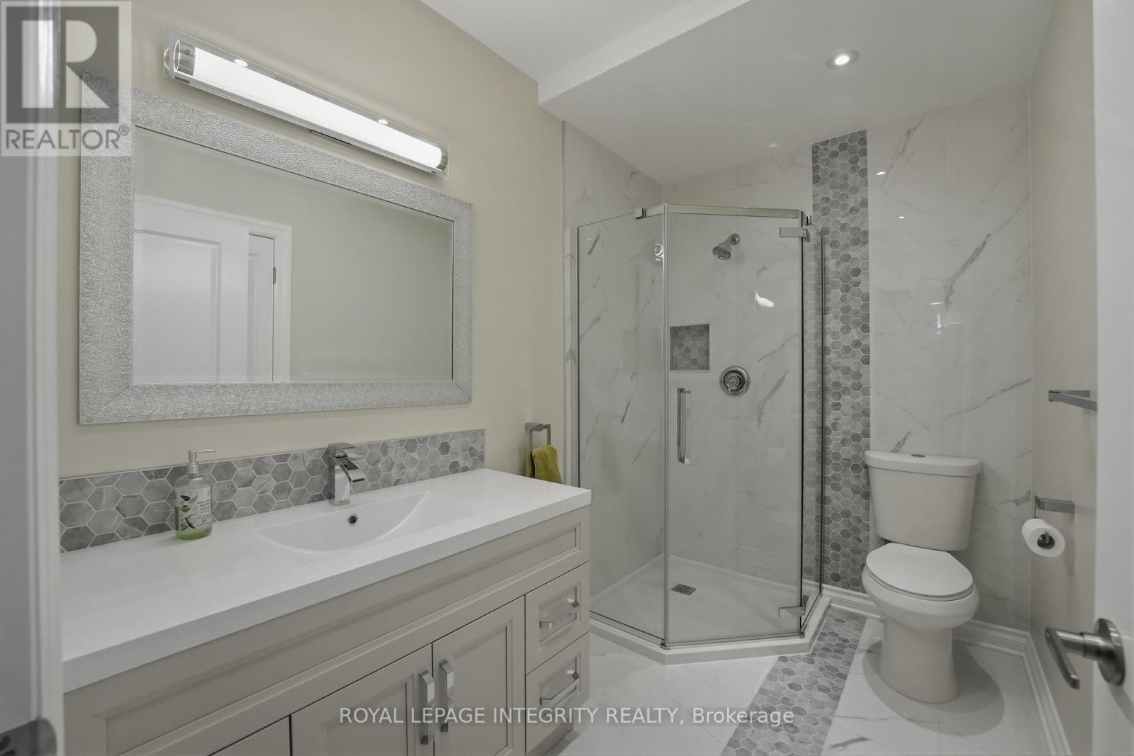 476 Ancaster Avenue, Ottawa, ON