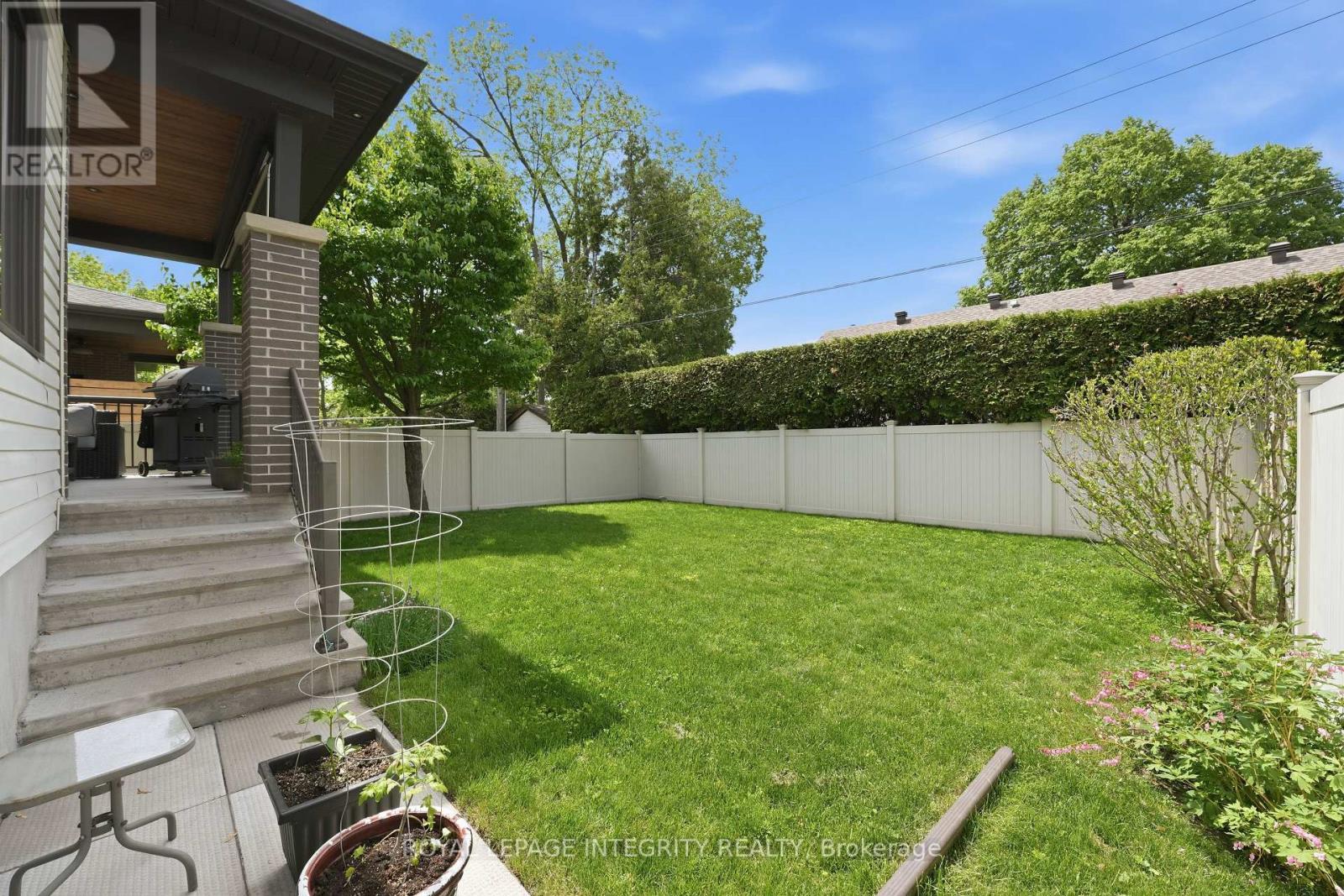 476 Ancaster Avenue, Ottawa, ON