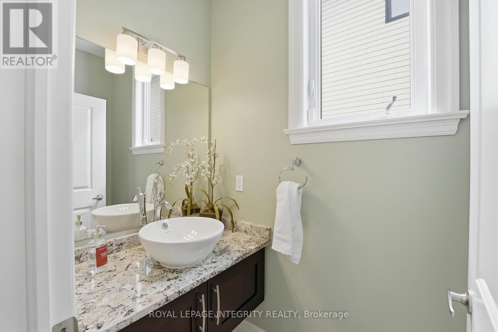 476 Ancaster Avenue, Ottawa, ON