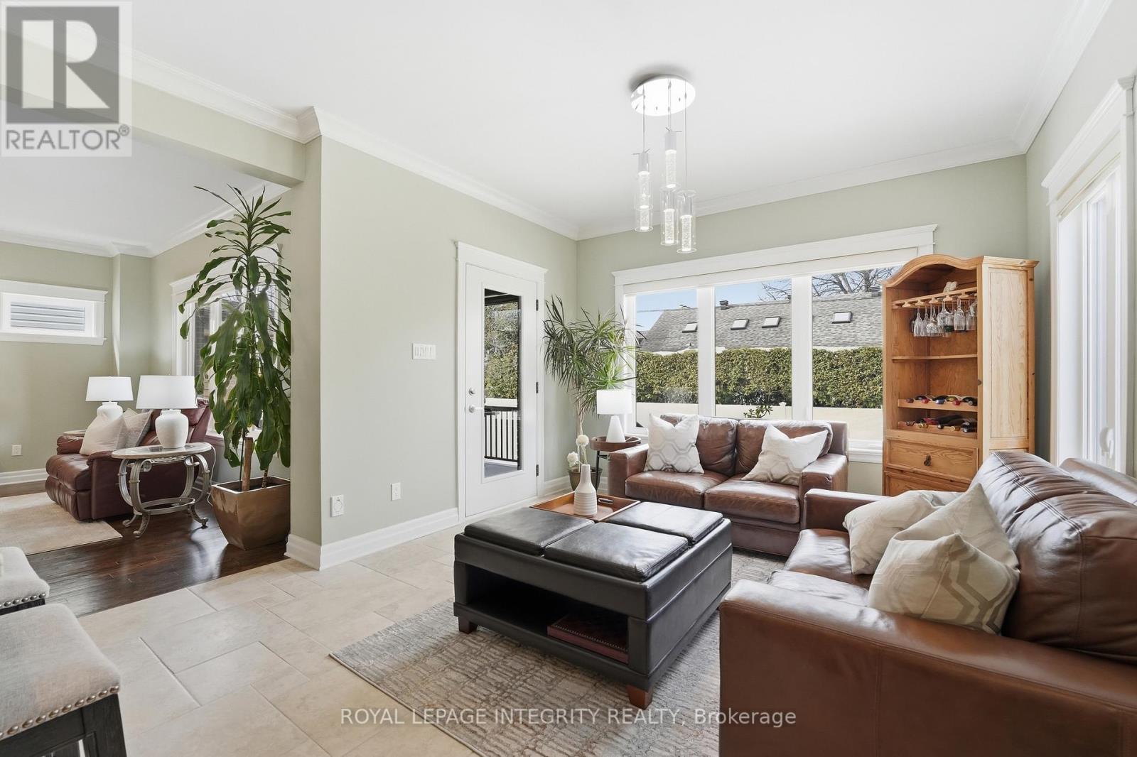 476 Ancaster Avenue, Ottawa, ON