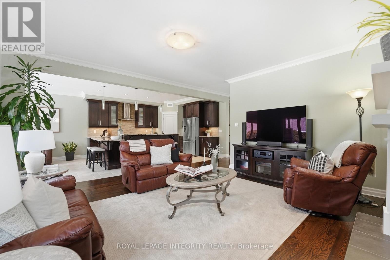 476 Ancaster Avenue, Ottawa, ON