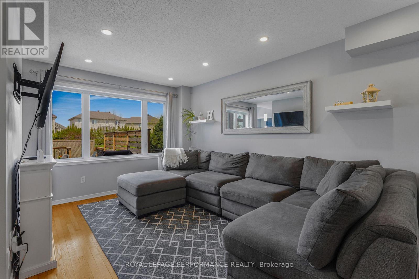172 Colliston Crescent, Ottawa, ON