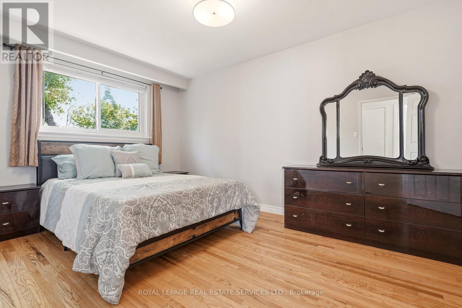 3454 Oakglade Crescent, Mississauga, ON