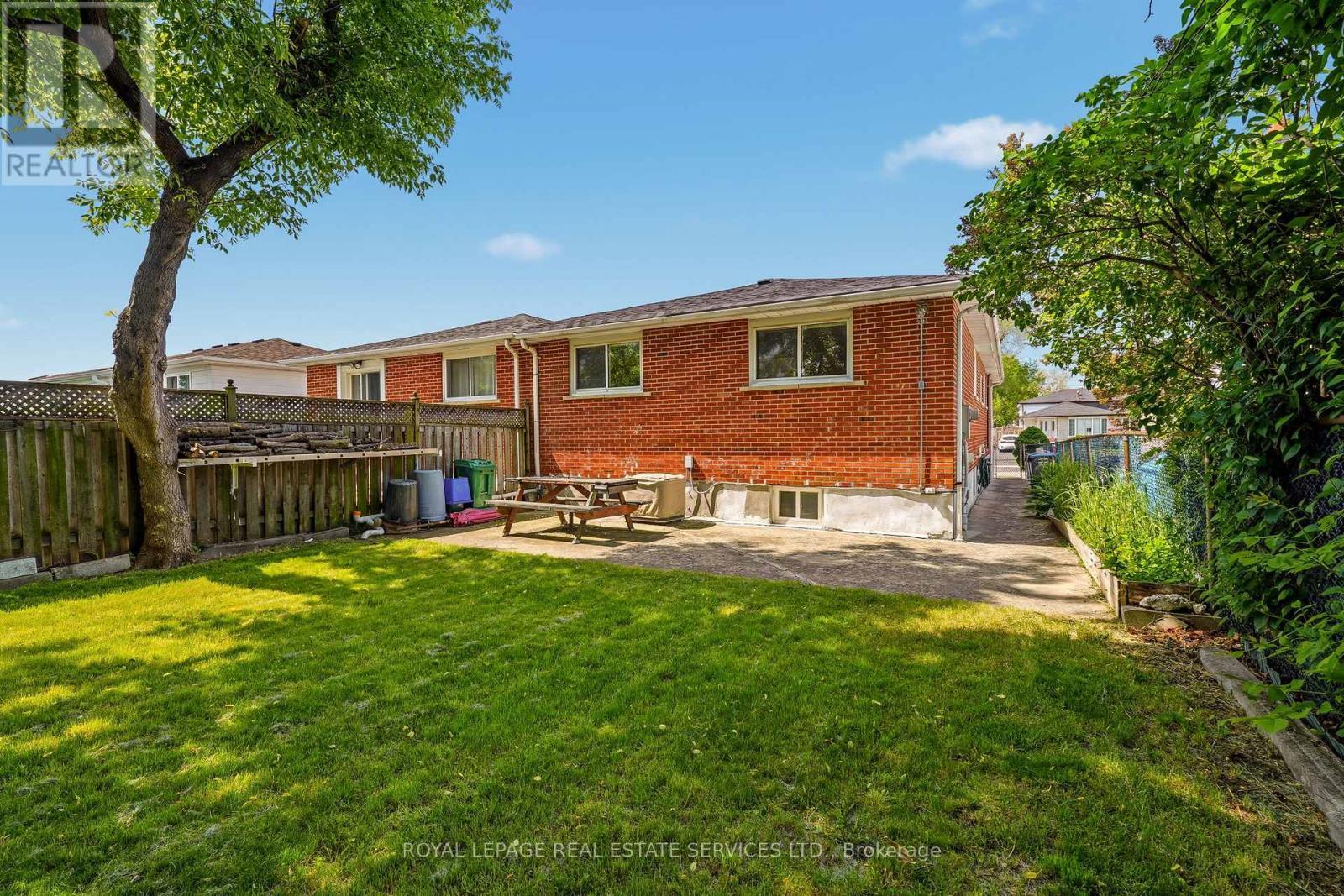 3454 Oakglade Crescent, Mississauga, ON